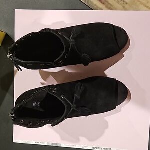 Minnetonka women shoes